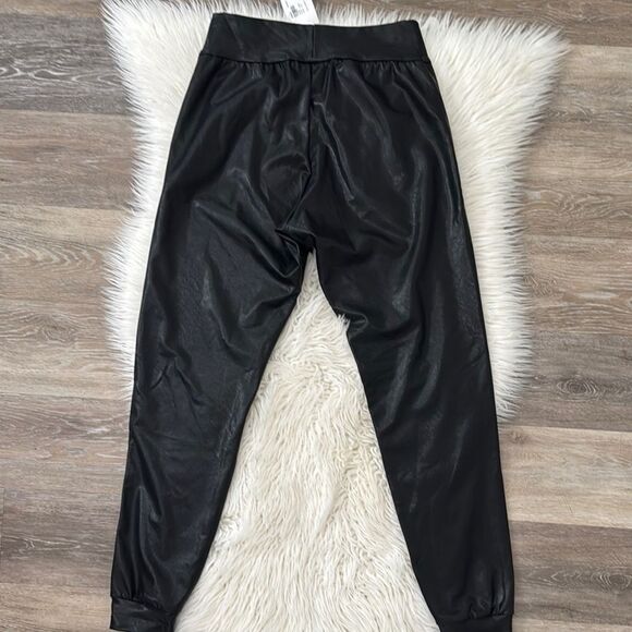 EVEREVE COMMANDO Black Faux Leather Joggers Size XS NWT - Picture 2 of 6